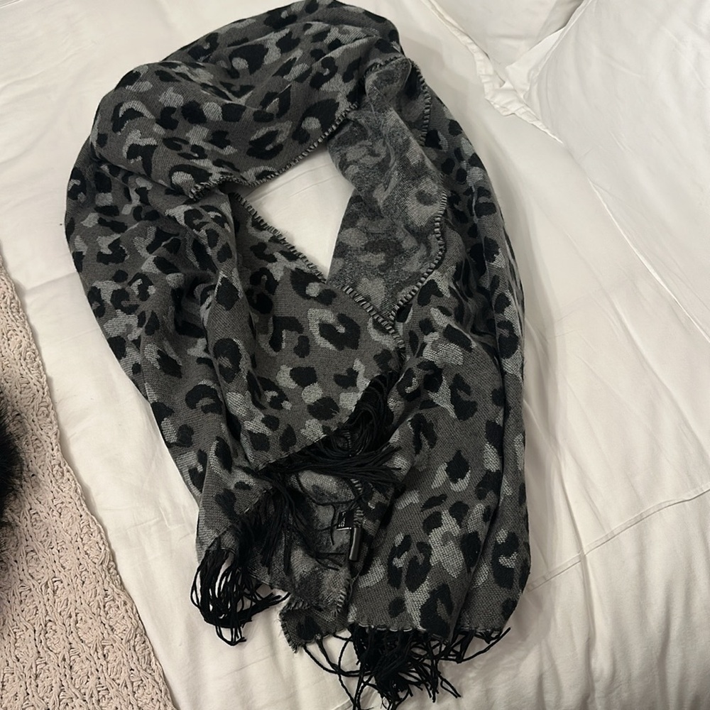 Oversized Leopard Print Scarf